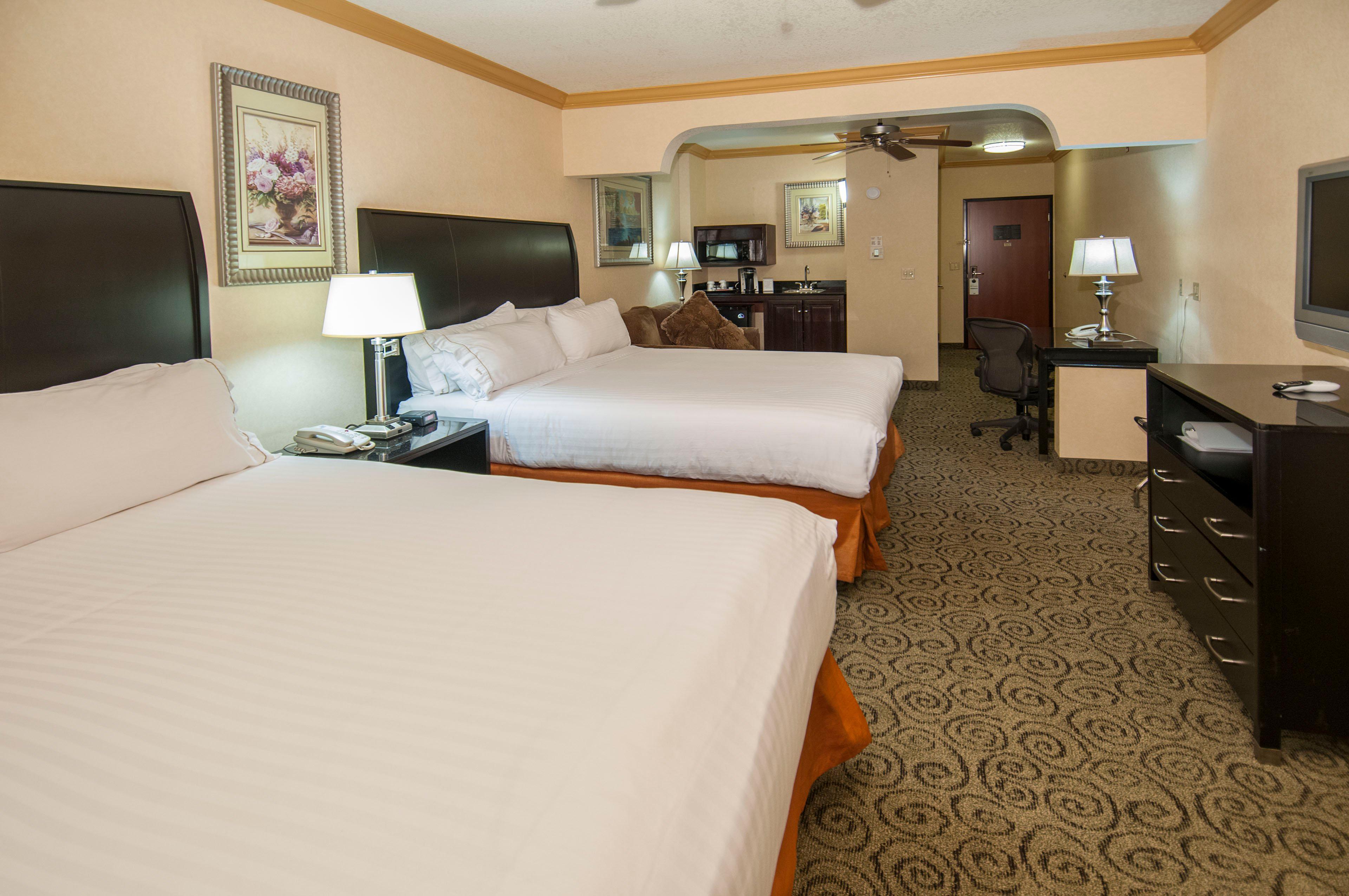 Holiday Inn Express & Suites Bakersfield Central Εξωτερικό φωτογραφία